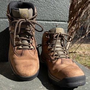 women’s timberland hiking boot size 9.5